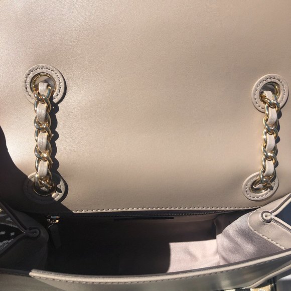 Tory Burch Savannah Shoulder Bag in French Gray New Never Used with Tags - Picture 9 of 13